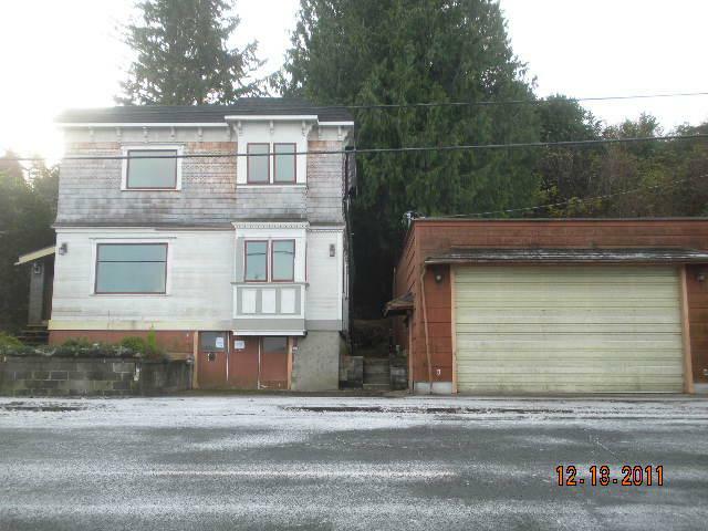 Property Photo: 1475 Irving Ave OR 97103