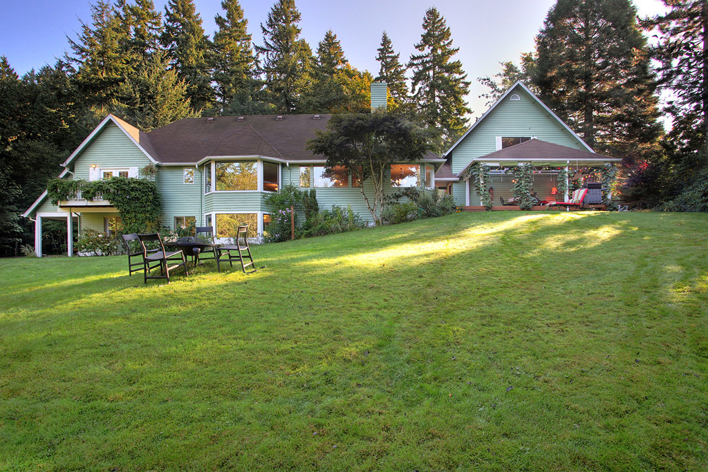 Property Photo:  15227 166th Place NE  WA 98072 