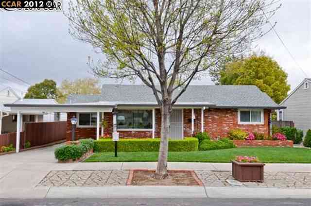 Property Photo:  70 Robinson Ave  CA 94565-4843 