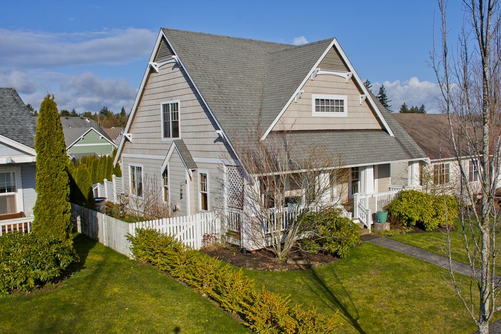 Property Photo:  6195 Lincoln Dr  WA 98248 