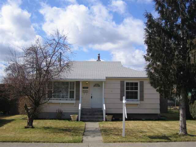 Property Photo: 4023 N Walnut St WA 99205