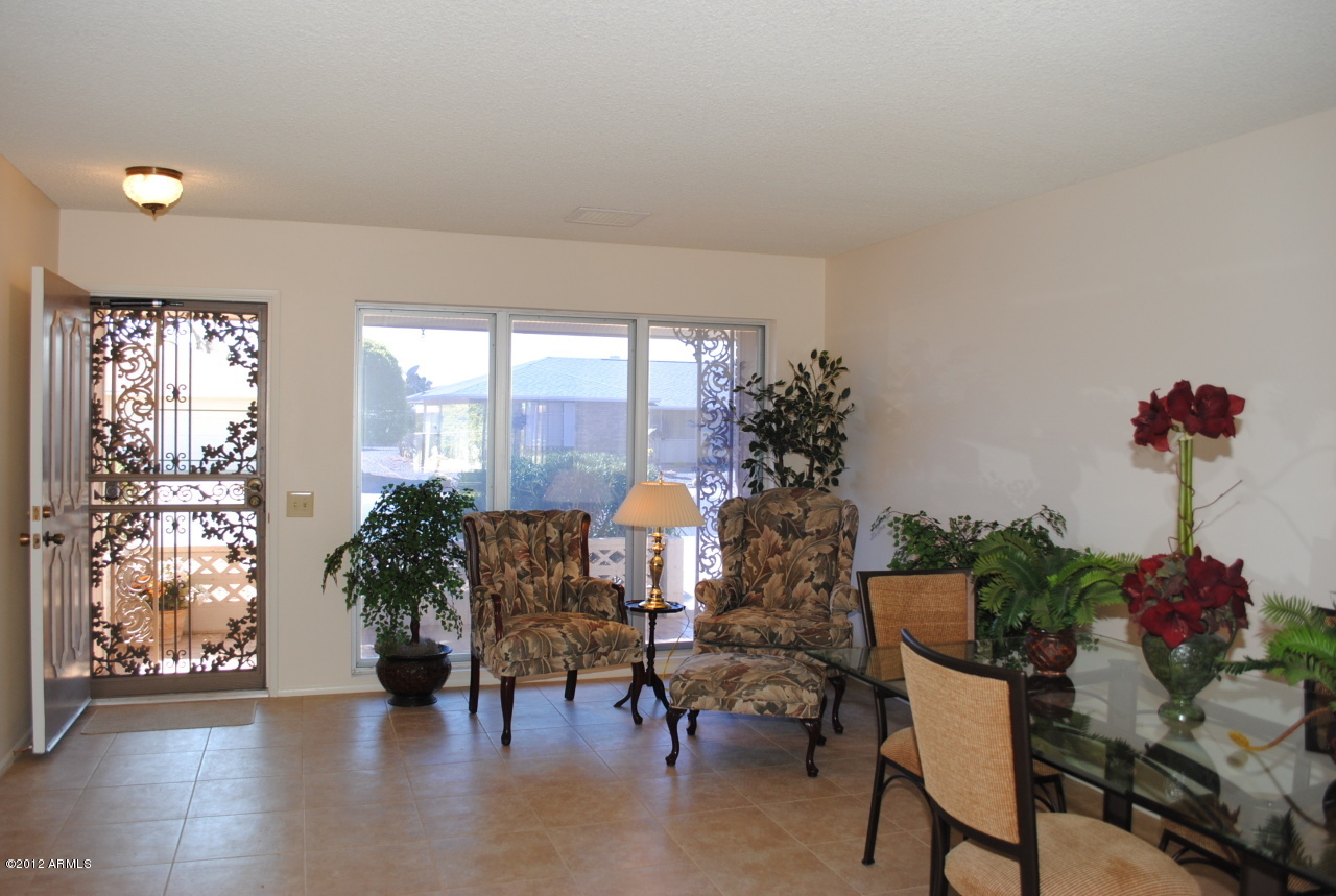 Property Photo:  9338 W Glen Oaks Circle N  AZ 85351 