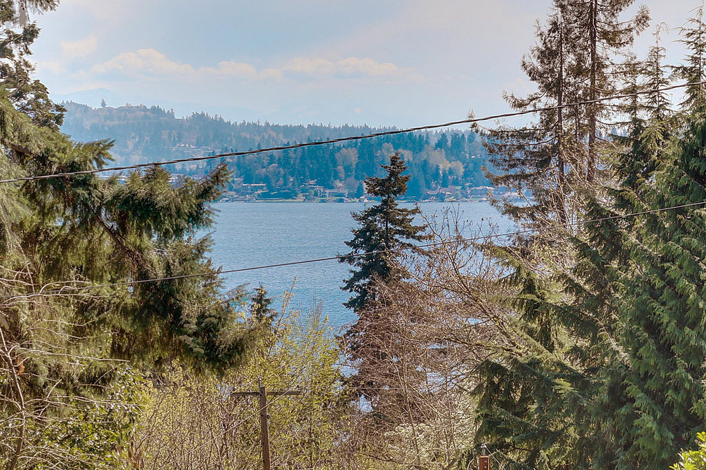 Property Photo: 8650 NE 7th St WA 98039