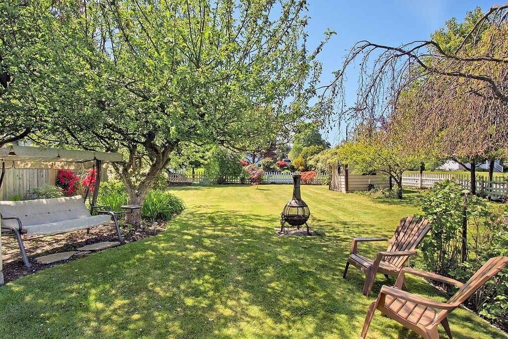 Property Photo: 2401 Cedar Street WA 98201