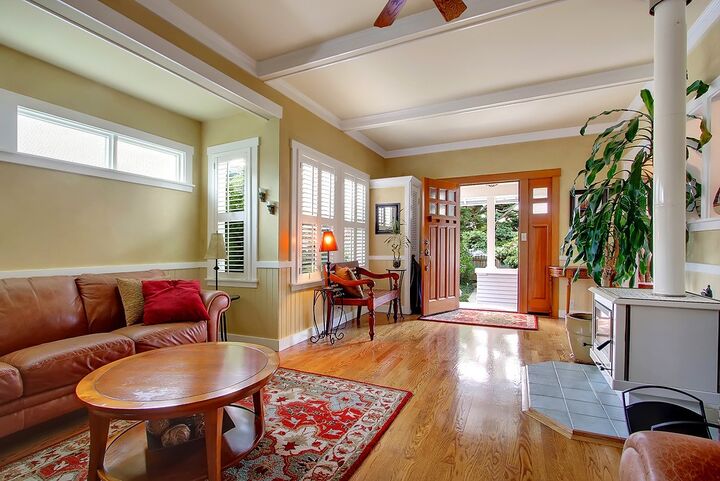 Property Photo: 3018 Garlough Ave SW WA 98116