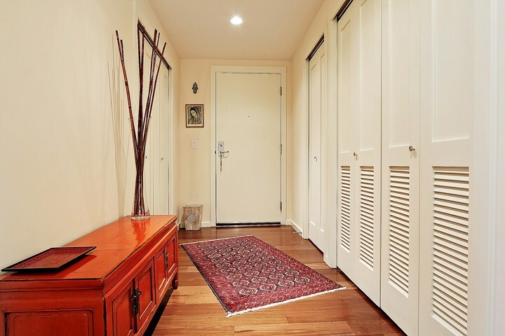 Property Photo: 76 Cedar St 611 WA 98121
