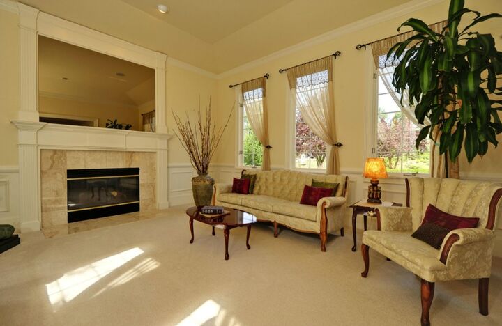 Property Photo: 5725 251st Court NE WA 98053