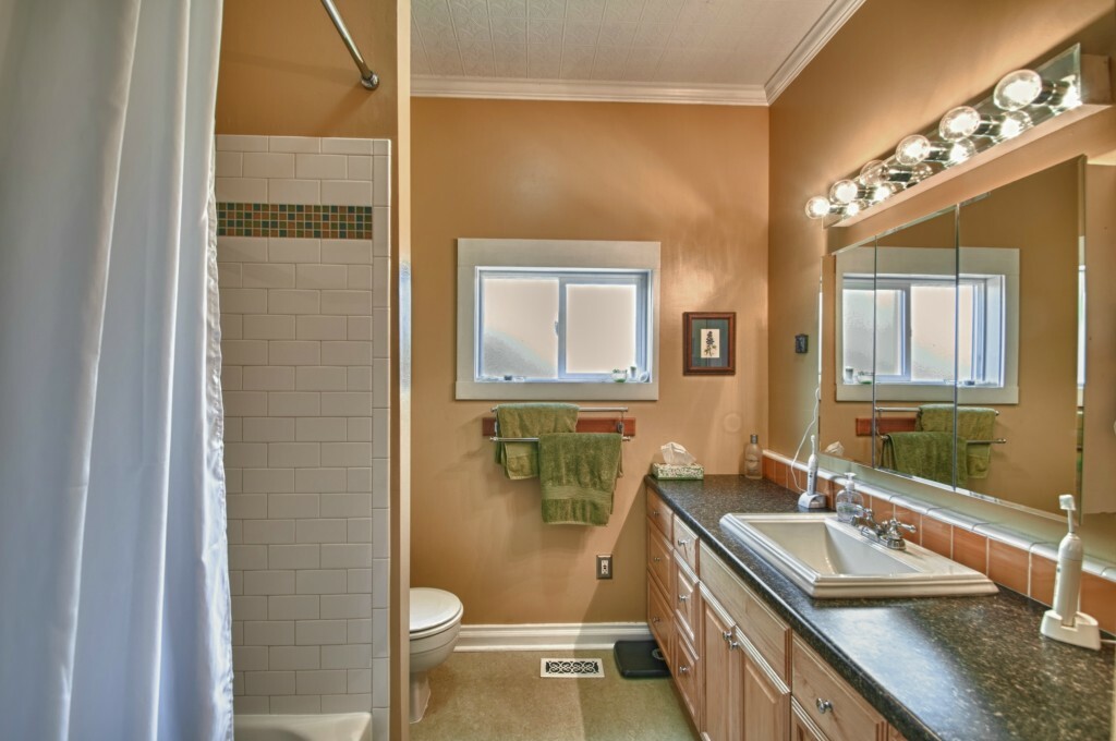 Property Photo: 4522 N 15th St WA 98406
