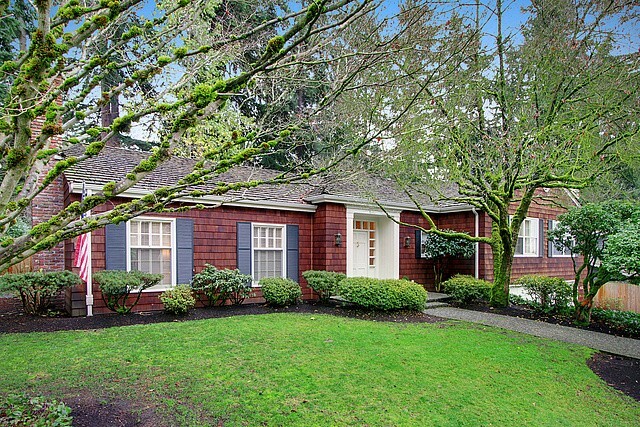 Property Photo:  8030 84th Ave SE  WA 98040 
