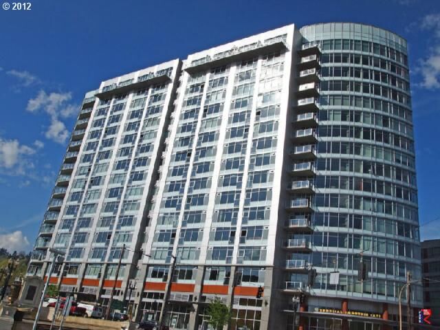 Property Photo: 1926 W Burnside St 809 OR 97209