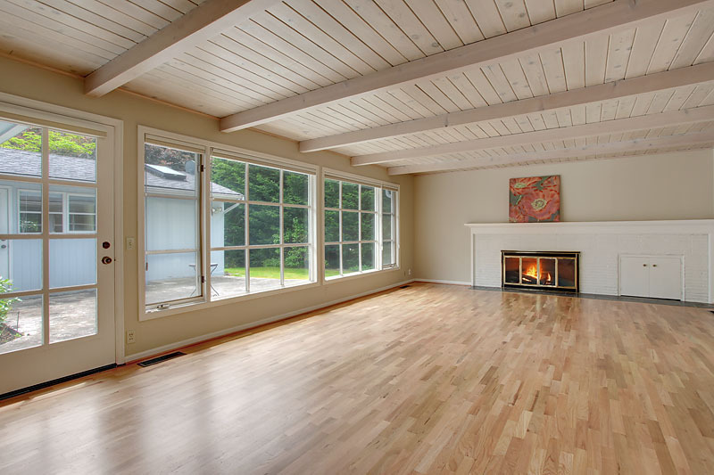 Property Photo: 1014 Belfair Rd WA 98004