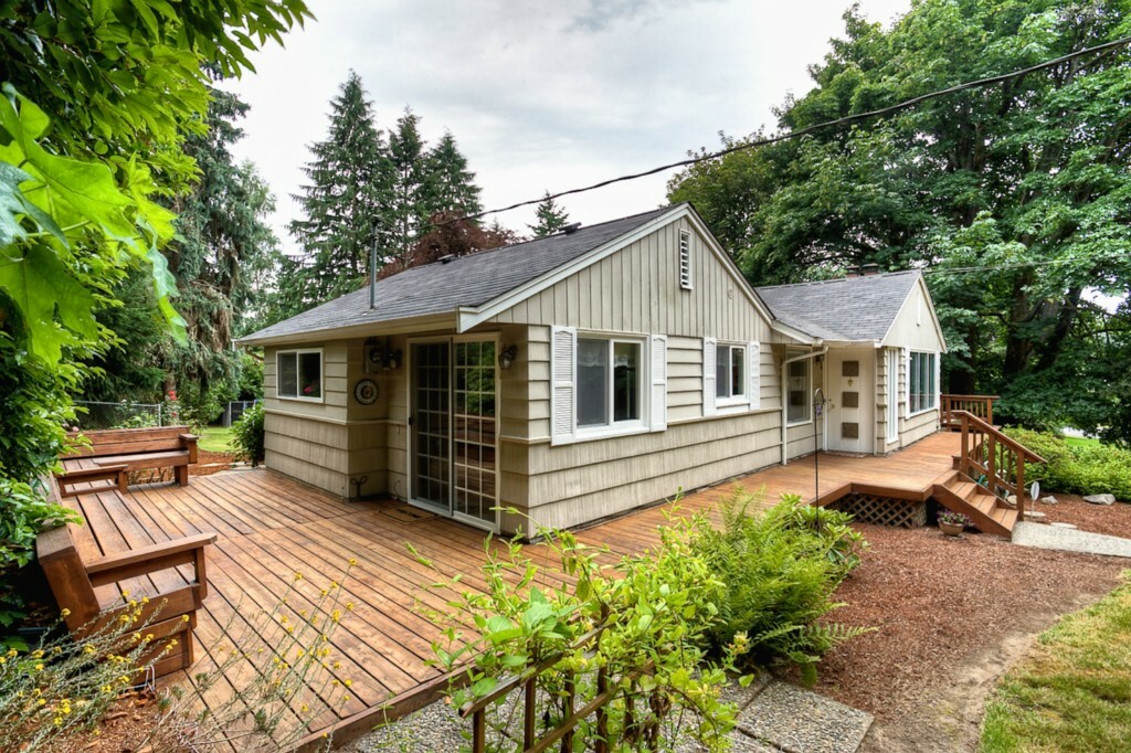 Property Photo:  235 SW 171 St  WA 98166 