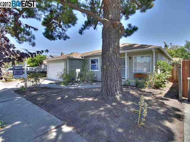 Property Photo:  26844 Lakewood Way  CA 94544-3746 