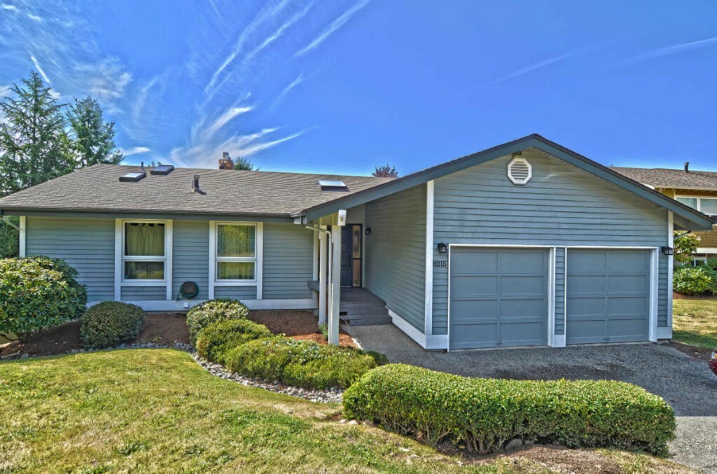 Property Photo:  8215 NE 115th Place  WA 98034 