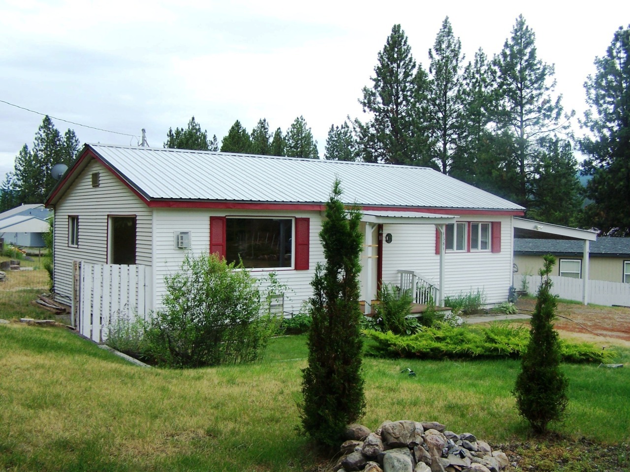 Property Photo:  1381 Old Kettle Rd  WA 99141 