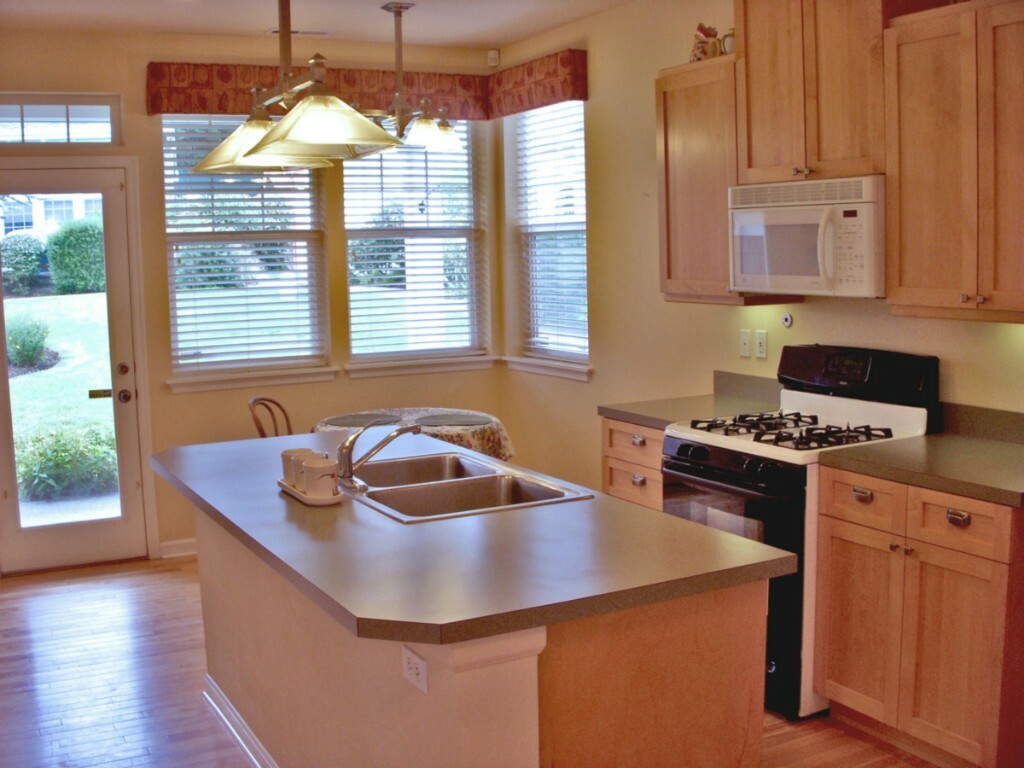 Property Photo:  40 NE Sunset St  WA 98370 