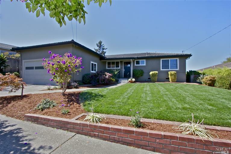 Property Photo:  26 Birch Avenue  CA 94925 