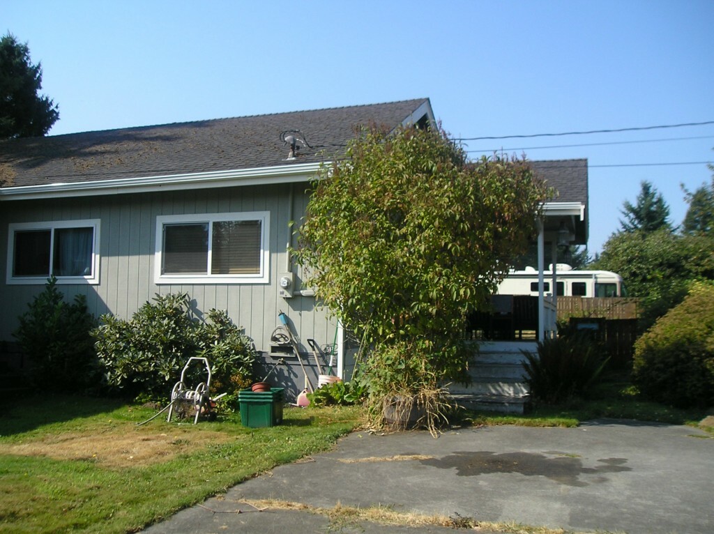 Property Photo:  1020 Kentish Rd  WA 98036 