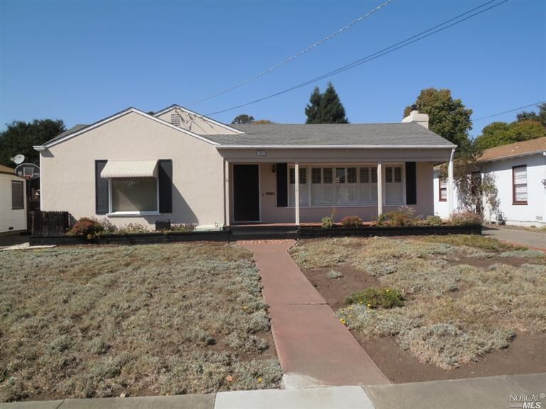 Property Photo: 1047 Vallejo Street CA 95404