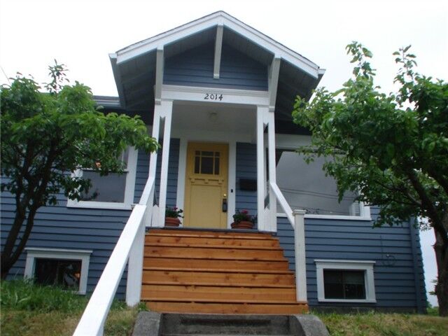 Property Photo:  2014 W Barrett St  WA 98199 