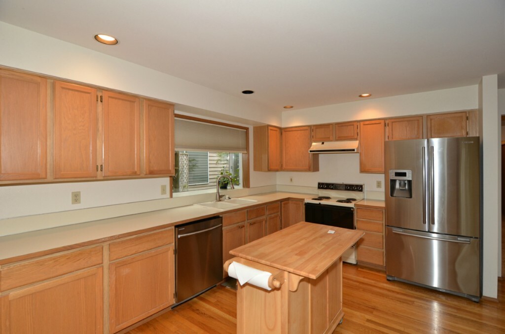 Property Photo:  20105 Hollyhills Dr NE  WA 98011 