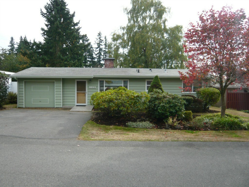 Property Photo:  3041 S 201st St  WA 98198 