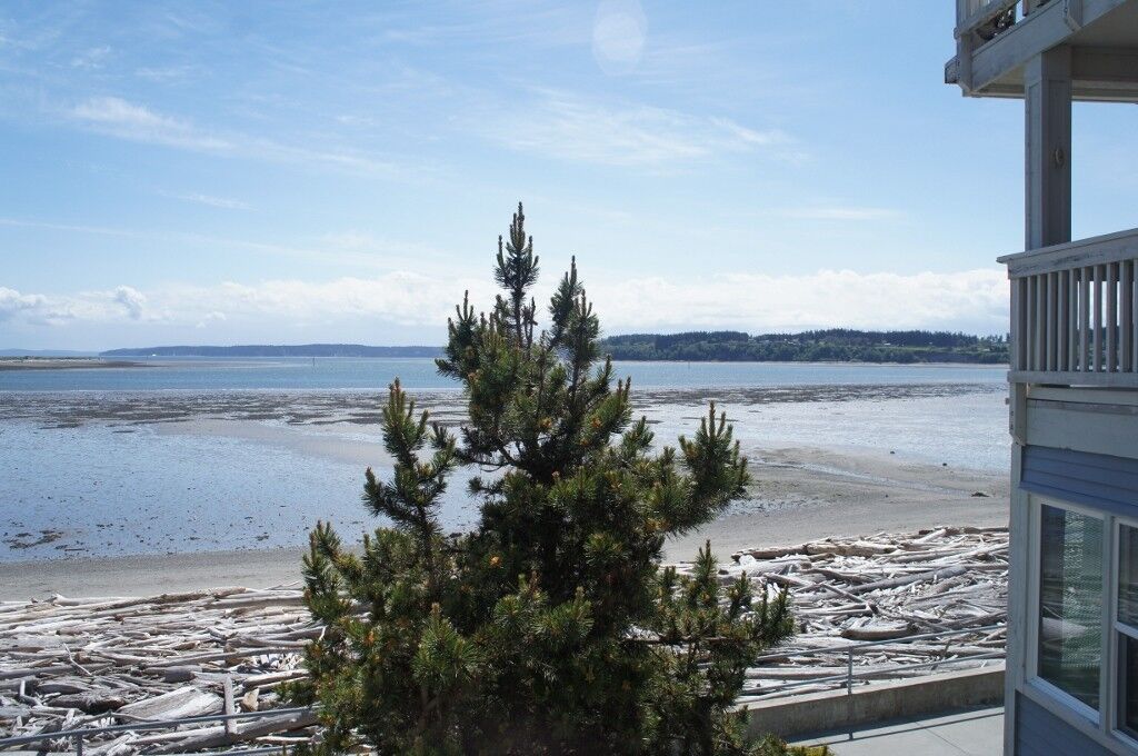 Property Photo:  651 SE Bayshore Dr E101  WA 98277 