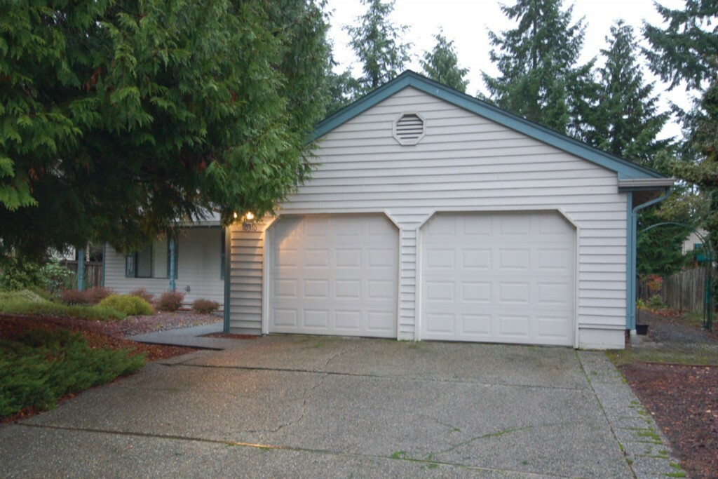 Property Photo:  10310 177th Ave NE  WA 98052 