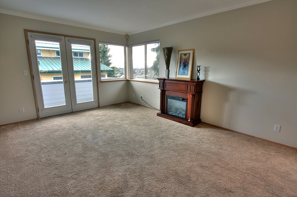 Property Photo:  4811 Phinney Ave N 202  WA 98103 