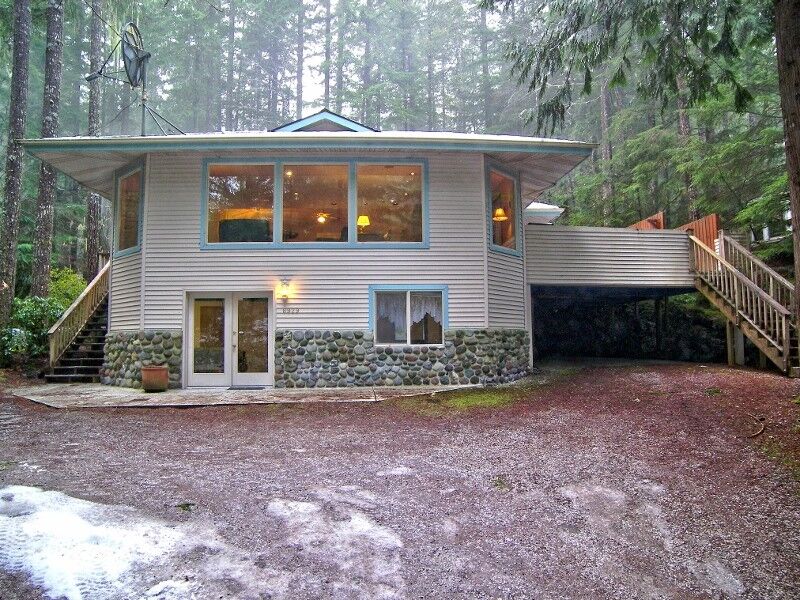 Property Photo: 6929 Baker Cir WA 98244