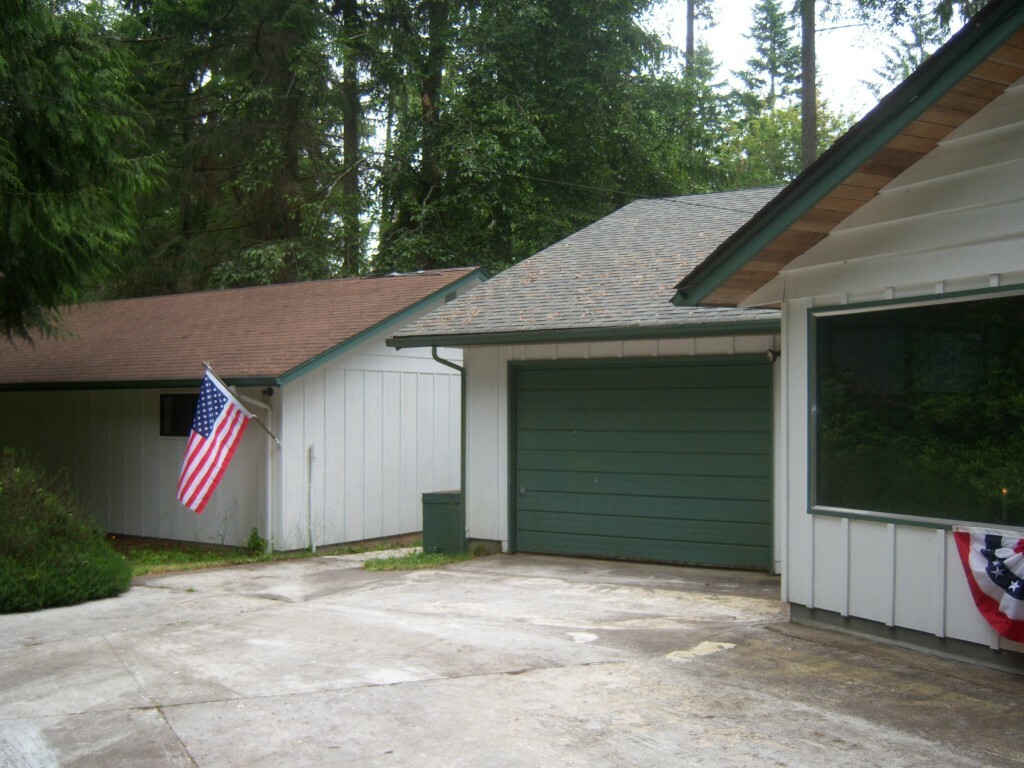 Property Photo:  10608 107th St Ct  WA 98303 