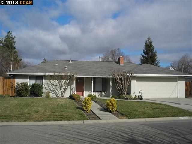 Property Photo: 172 Doris Dr CA 94523