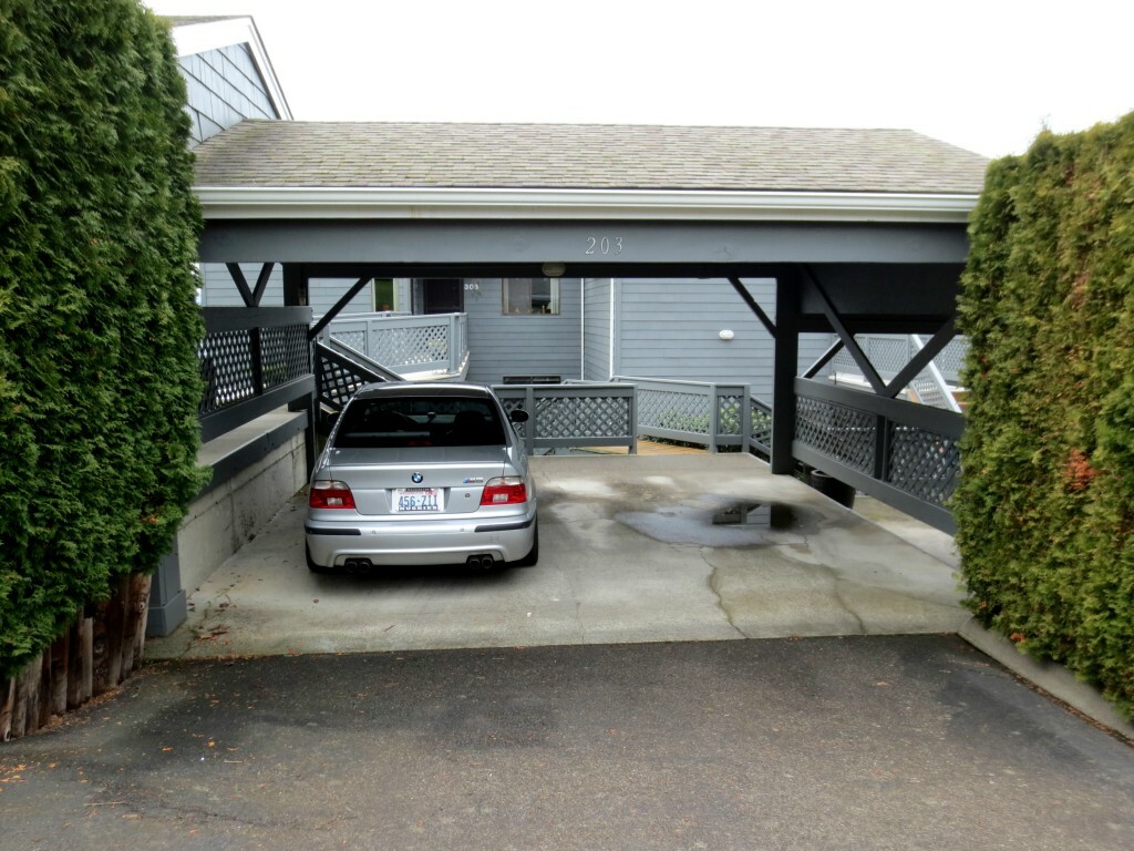 Property Photo:  403 13th St 203  WA 98225 