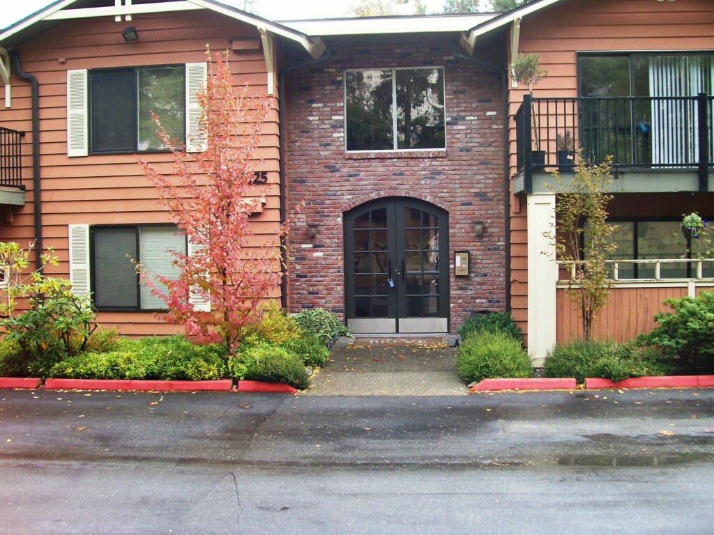 Property Photo:  8025 234th St 117  WA 98026 