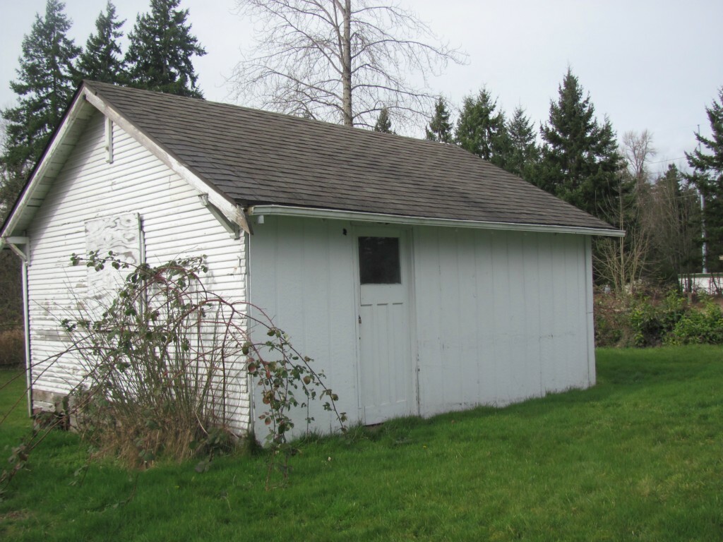 Property Photo:  8510 Vickery Ave E  WA 98446 