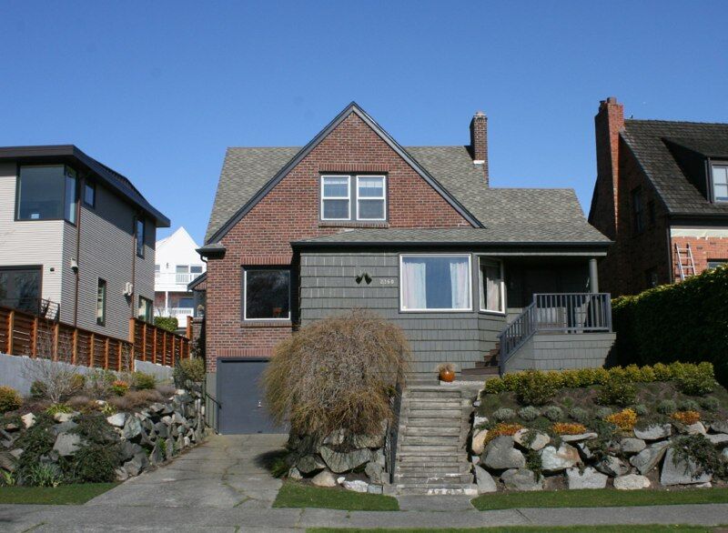 Property Photo: 2360 W Viewmont Way Way W WA 98199