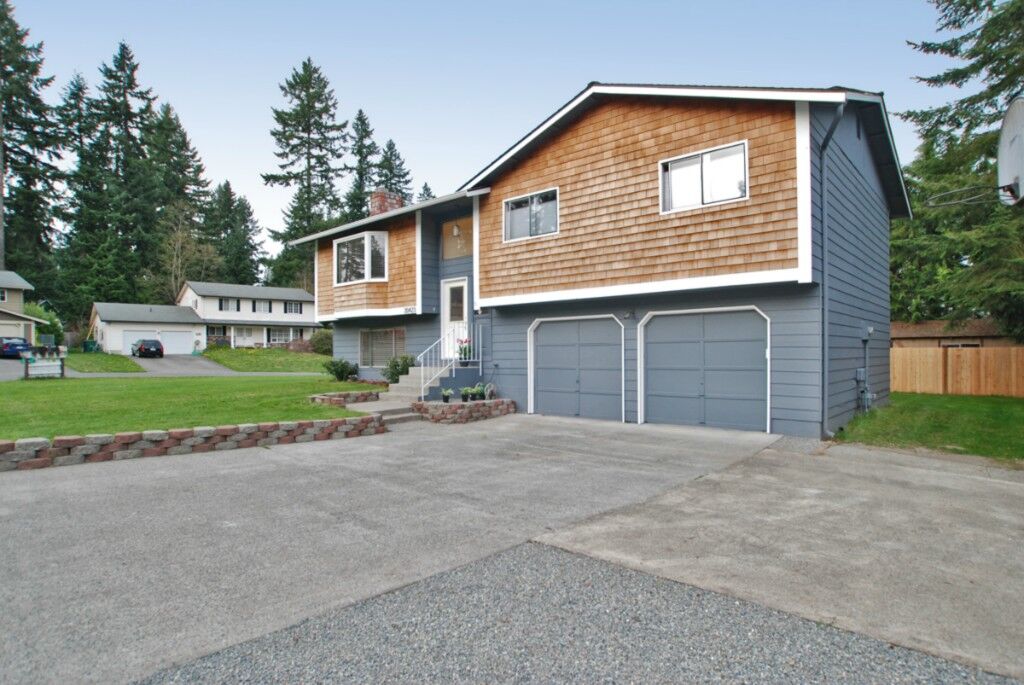 Property Photo: 20423 11th Dr SE WA 98012