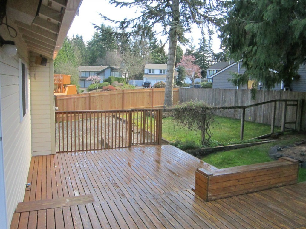 Property Photo:  15707 SE 166th Place  WA 98058 