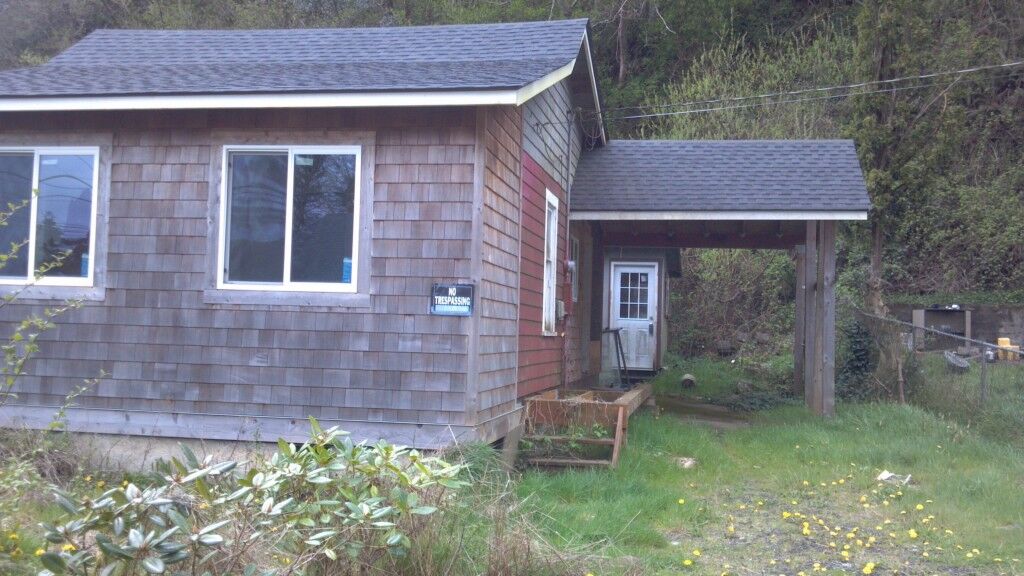 Property Photo:  805 Duffy St  WA 98520 