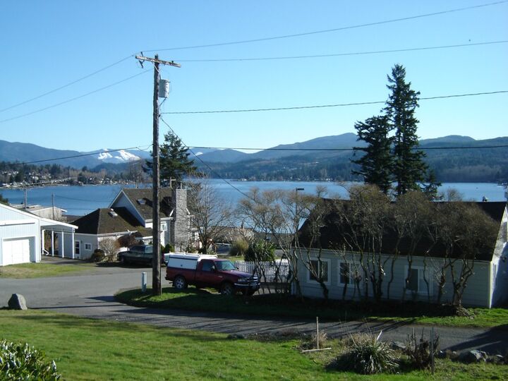 Property Photo: 2817 Martin St WA 98226