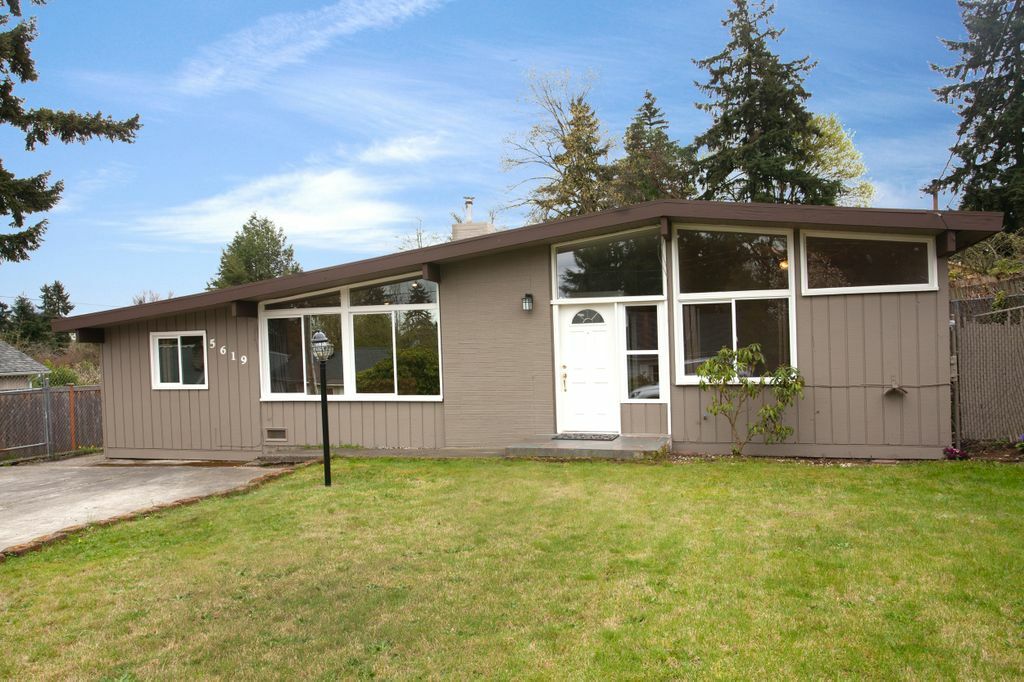 Property Photo:  5619 S Avon St  WA 98178 