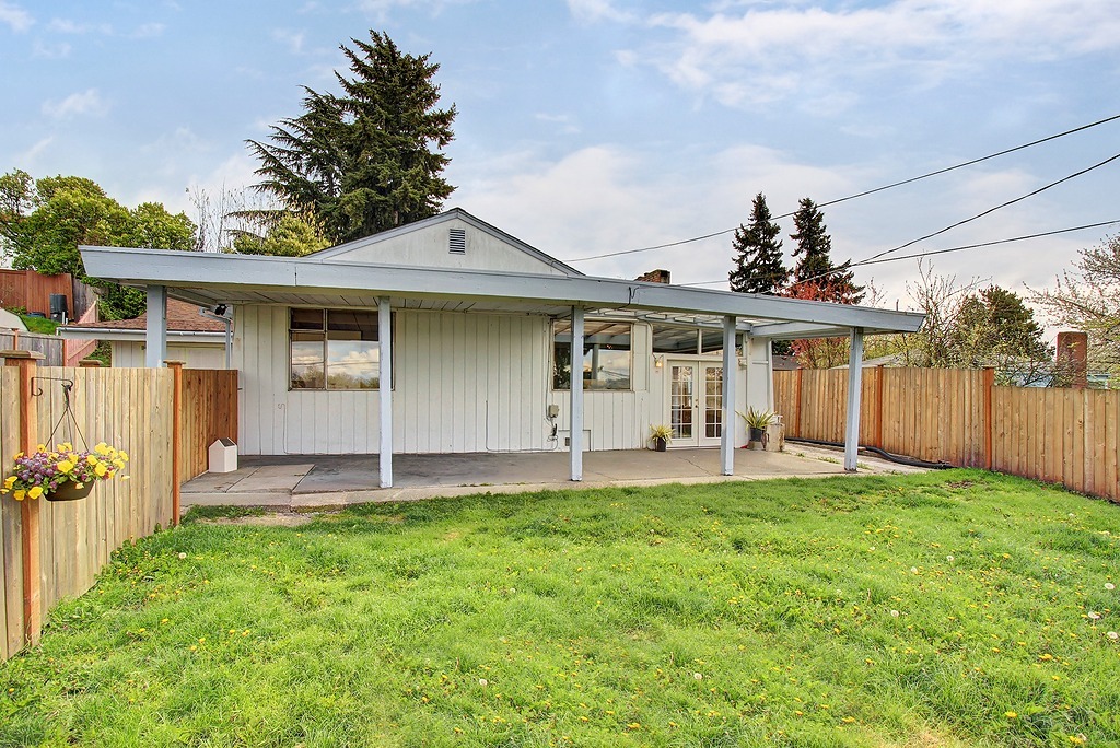 Property Photo:  6208 Gould Ave S  WA 98108 