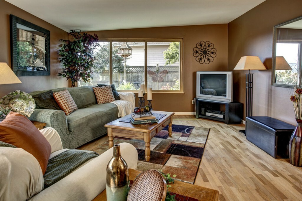 Property Photo: 1811 128th Ave SE WA 98005