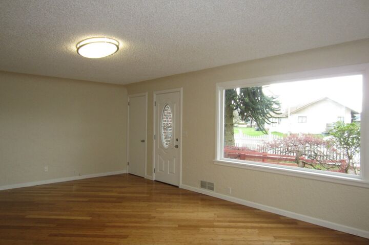 Property Photo: 624 Alder St WA 98531