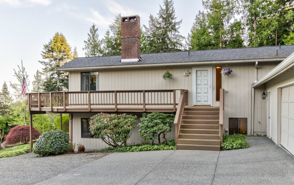 Property Photo: 413 Umatilla Place WA 98257