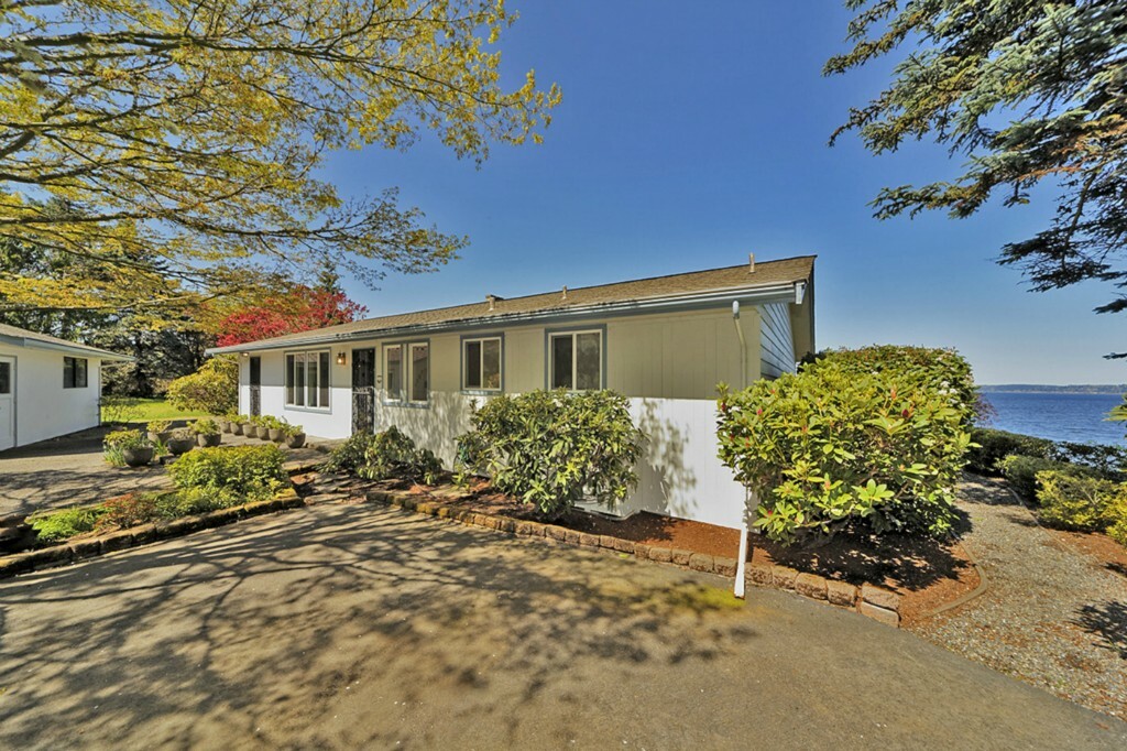 Property Photo:  3334 Olympiad Dr SE  WA 98366 