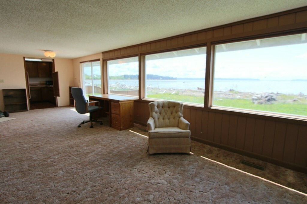 Property Photo:  816 E Livingston Bay Shore Dr  WA 98282 