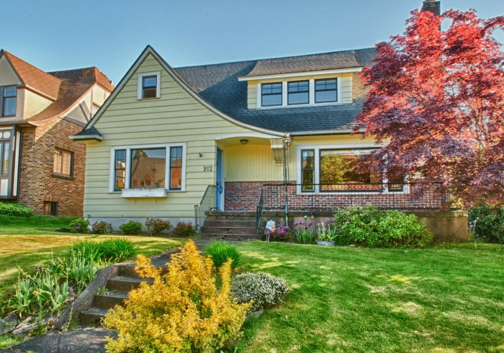 Property Photo: 912 N Tacoma Ave WA 98403