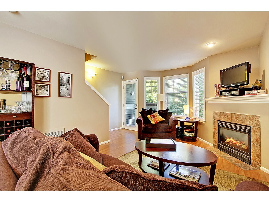 Property Photo: 12717 Greenwood Ave N A WA 98133
