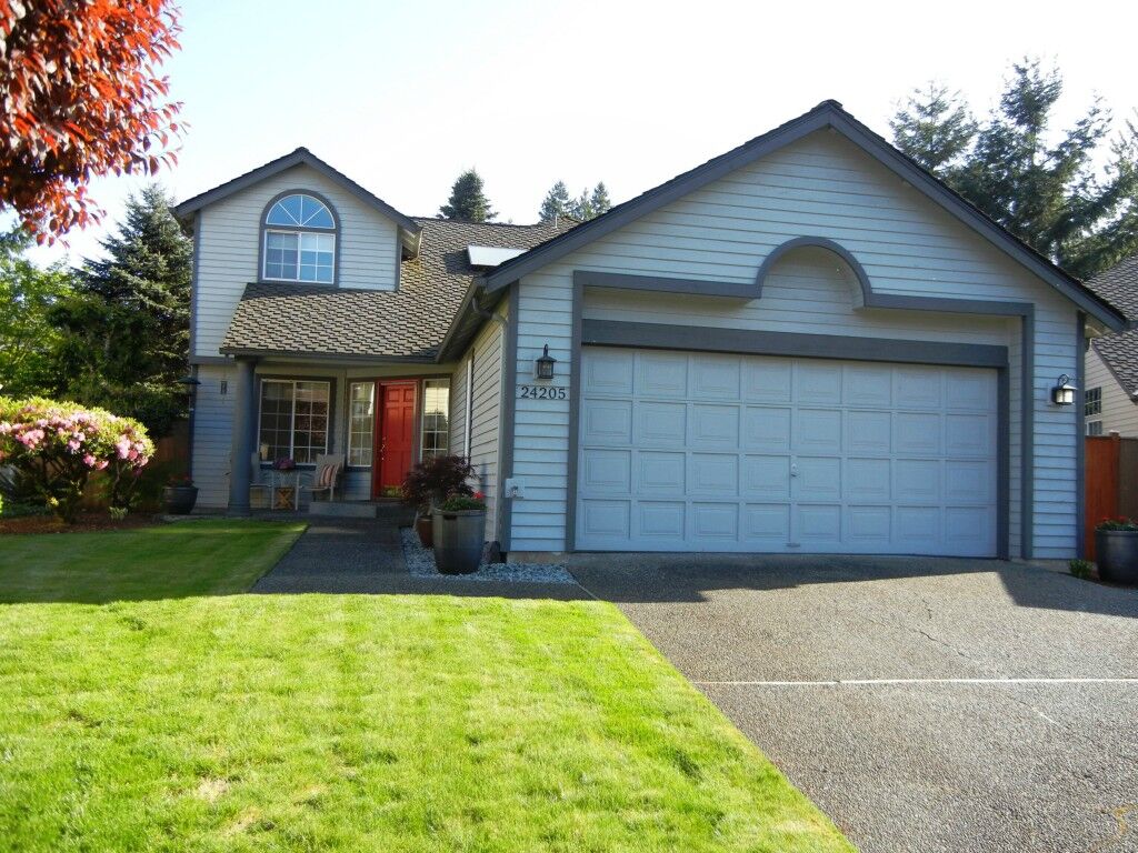 Property Photo:  24205 SE 40th Place  WA 98029 